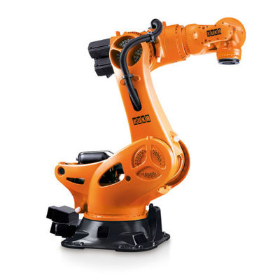 แขนหุ่นยนต์ Titan 1000 ของ Kuka ใช้สำหรับจัดเรียงสินค้าบนพาเลทและการขนถ่าย 5 แกน