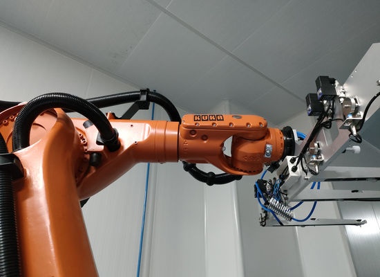 KUKA KR60-3 เซลล์หุ่นยนต์อุตสาหกรรมที่มีการฝึกหุ่นยนต์และการจัดอันดับการป้องกัน IP65